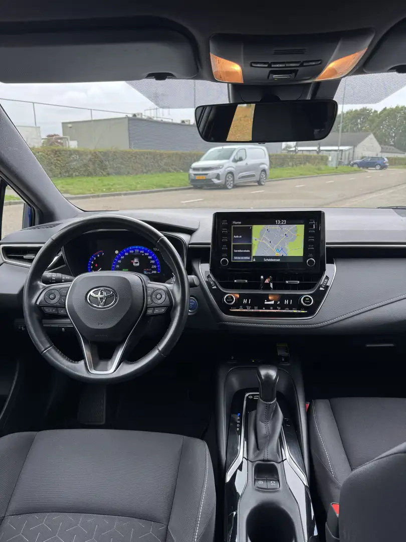 Toyota Corolla thumbnail 2